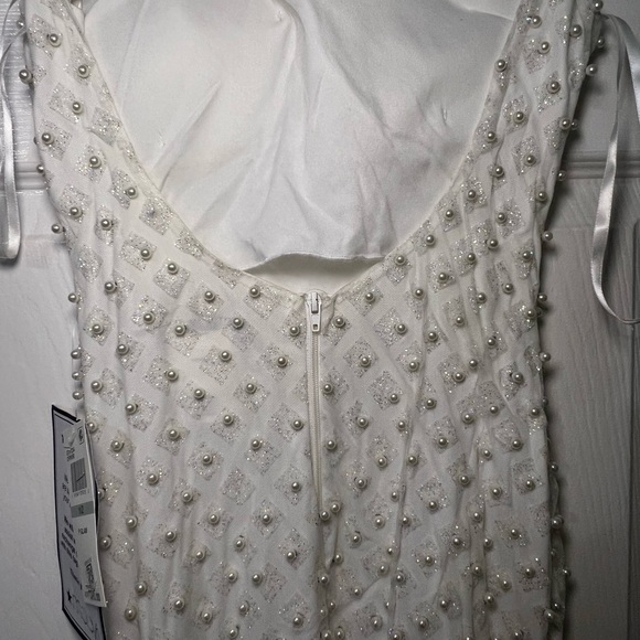 B Darlin Juniors Embellished Open-Back Off White Iridescent 12 - Picture 5 of 7